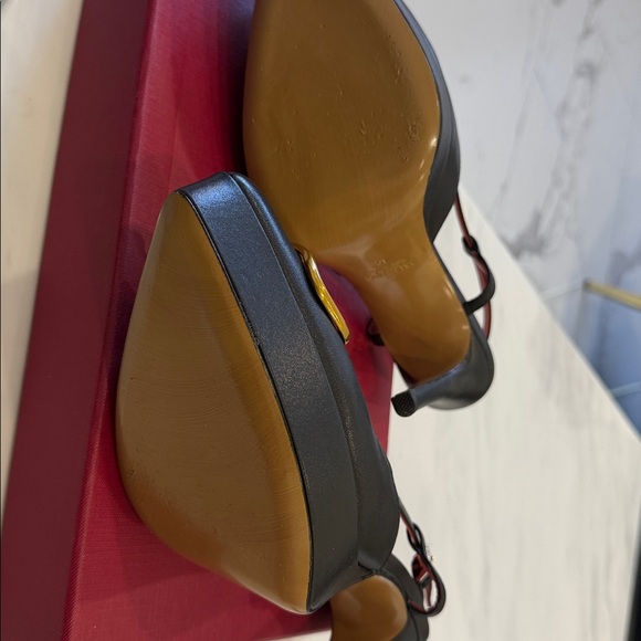 Valentino Black Leather Slingback Pumps with Gold V Emblem - Picture 2 of 3